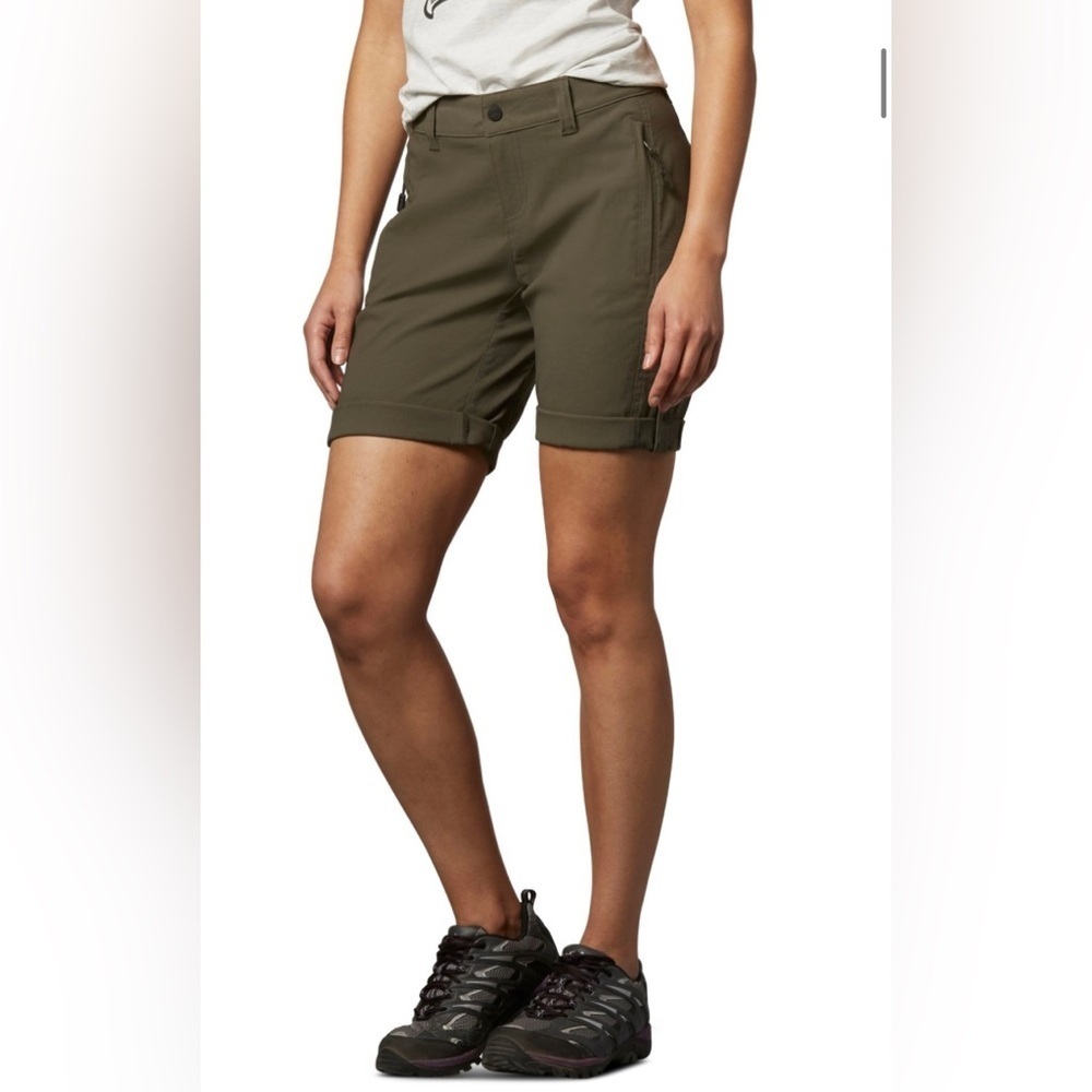 NWT WindRiver Cargo shorts Performance Quick Dry zippered pockets hiking size 10